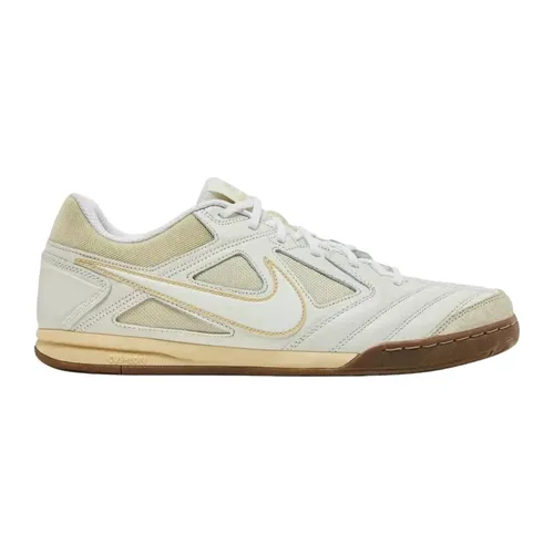 Nike - Shoes > Sneakers - Brown - Nike - Modalova