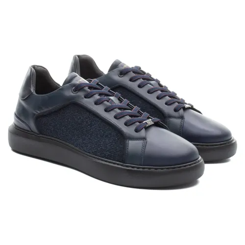 Shoes > Sneakers - - Ambitious - Modalova