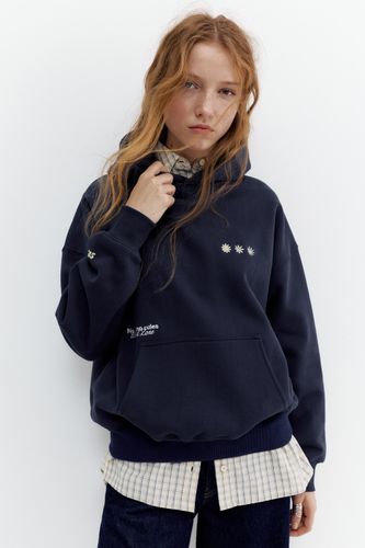 Sweat À Capuche Graphique Brodé - Pull&Bear - Modalova