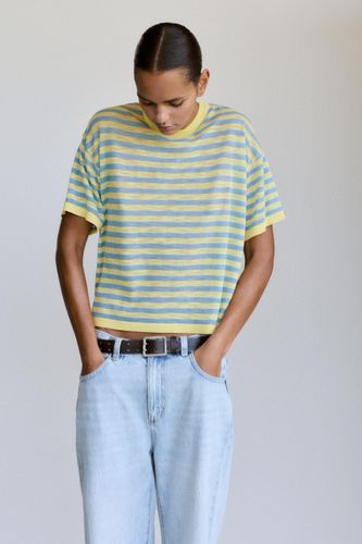 T-Shirt Rayé En Maille - Pull&Bear - Modalova