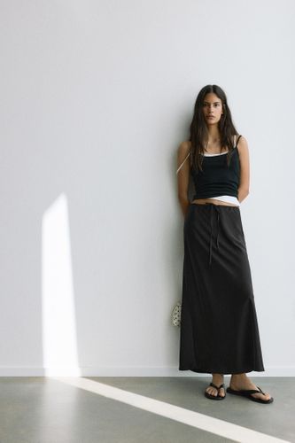 Jupe Midi Satinée - Pull&Bear - Modalova