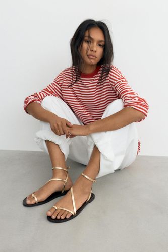 Sandales Plates Brides Dorées - Pull&Bear - Modalova