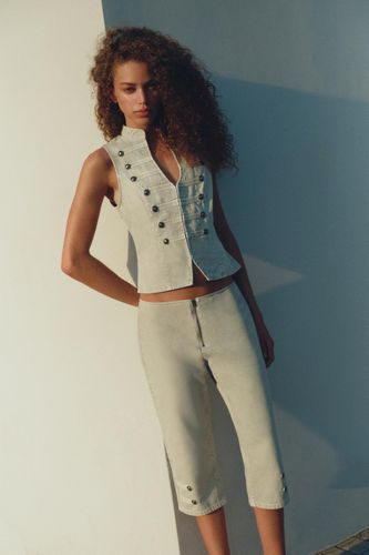 Pantalon Capri Boutons Et Brandebourgs - Pull&Bear - Modalova