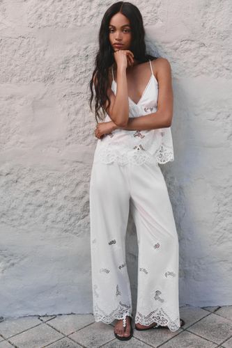 Pantalon Blanc Broderie Anglaise - Pull&Bear - Modalova