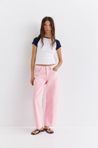 Jean Barrel Rose - Pull&Bear - Modalova
