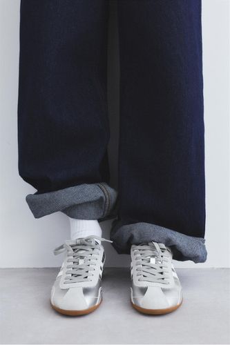Sneakers Rétro Métallisées - Pull&Bear - Modalova