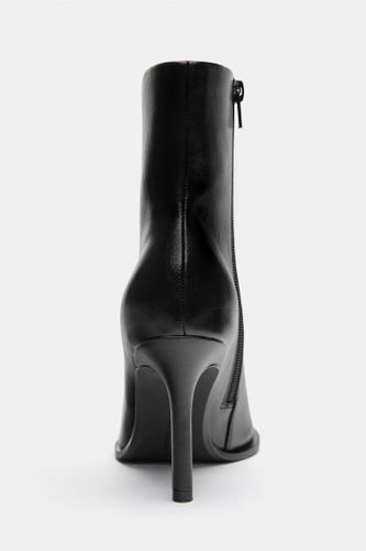 E2c0f5005/11132640040-A2M/11132640040-A2M.jpg?ts=1759836072716" - Apparel & Accessories > Shoes - Modalova