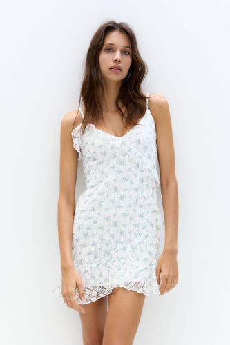 Robe Courte Fleurs Dentelle - Pull&Bear - Modalova