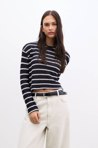 Pull À Rayures En Maille Coupée - Pull&Bear - Modalova