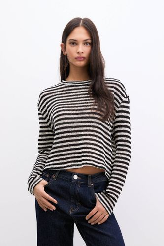 Pull À Rayures En Maille Coupée - Pull&Bear - Modalova