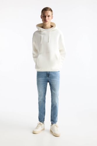 Jean Carrot Fit Effet Délavé - Pull&Bear - Modalova