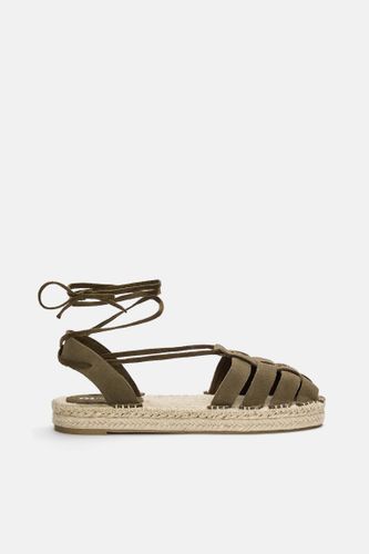 Espadrilles À Lacets En Cuir - Pull&Bear - Modalova