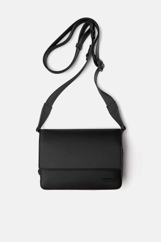 Sac À Bandoulière À Rabat Enduit - Pull&Bear - Modalova